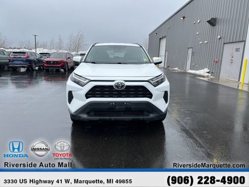 Used 2025 Toyota RAV4 XLE image 2