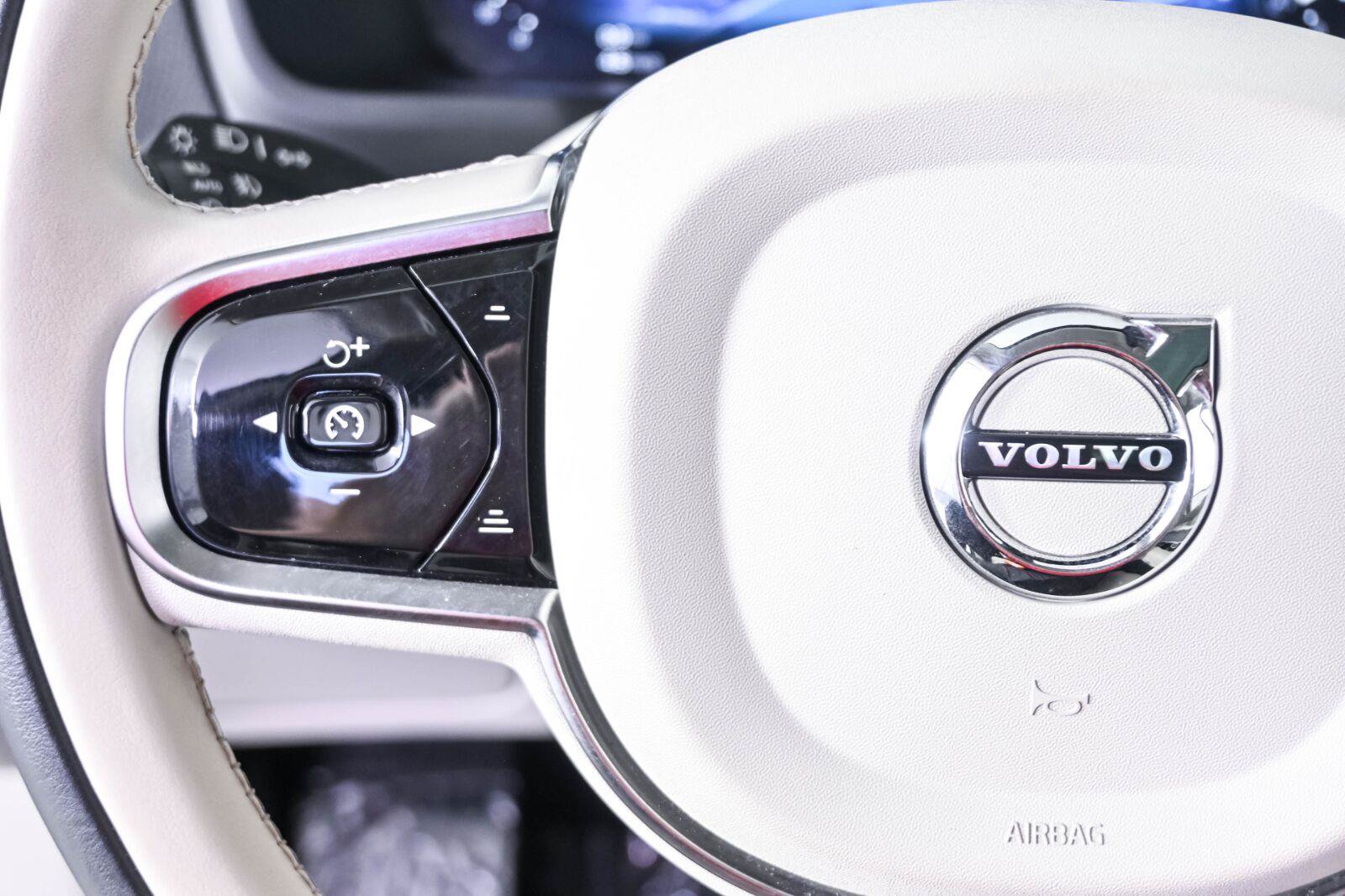Certified 2024 Volvo XC90 B6 Plus w/ Protection Package AWD/4WD image 9