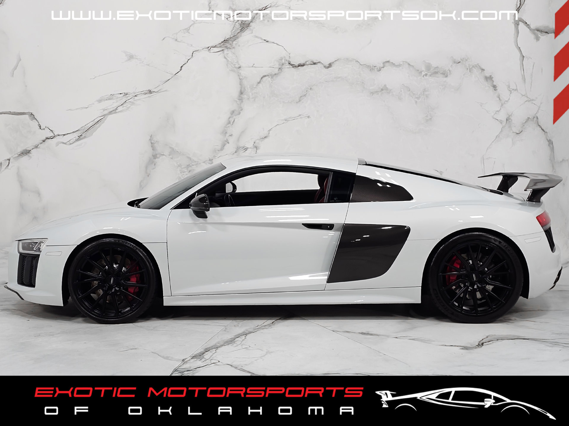 Used 2017 Audi R8 V10 w/ Carbon Exterior Package AWD/4WD image 9