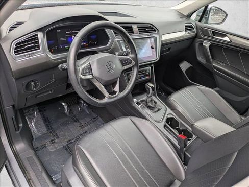 Used 2022 Volkswagen Tiguan SE FWD image 10