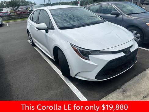 Used 2022 Toyota Corolla LE FWD image 3