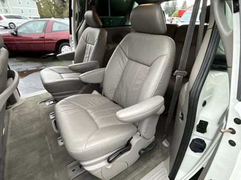 Used 2001 Dodge Grand Caravan ES image 14