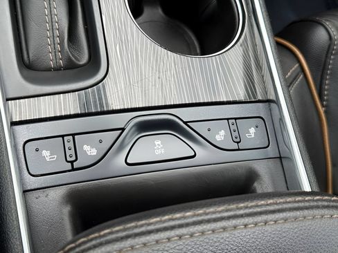 Used 2018 Chevrolet Impala Premier FWD image 12
