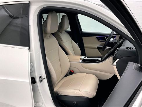 Certified 2023 Mercedes-Benz GLC 300 image 6