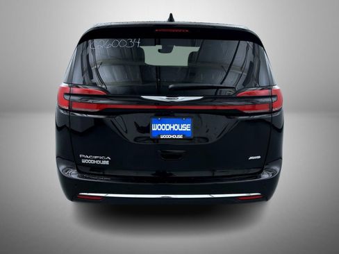 New 2026 Chrysler Pacifica Select image 6