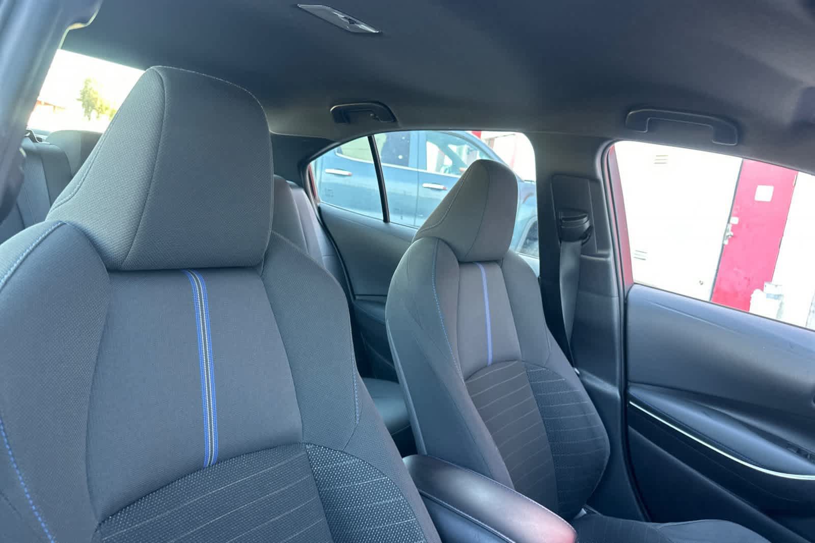 Used 2021 Toyota Corolla SE w/ Carpet Mat Package (TMS) FWD image 17