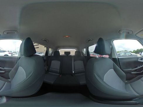 Used 2025 Kia Soul LX w/ LX Technology Package FWD image 40