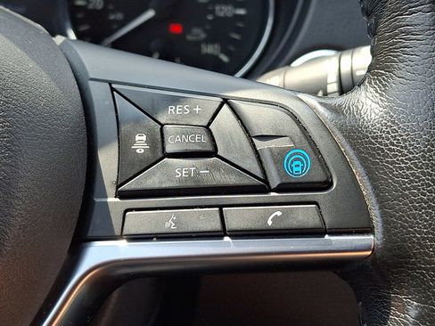 Used 2018 Nissan Rogue SL w/ Premium Package AWD/4WD image 23
