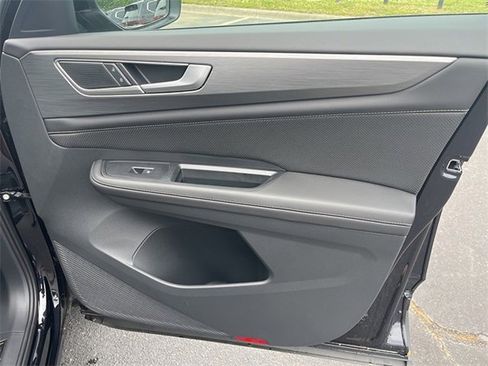 New 2025 Volkswagen Atlas Cross Sport SE image 26