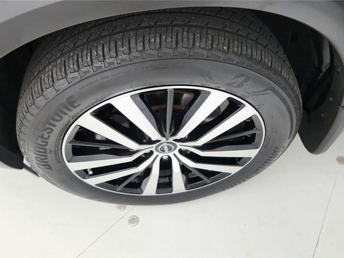 Used 2024 Nissan Pathfinder Platinum w/ Black Appearance Package AWD/4WD image 38