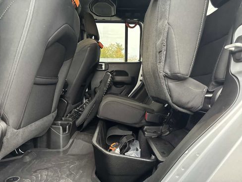 Used 2022 Jeep Gladiator Willys image 36