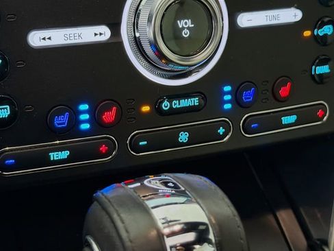 Used 2018 Ford Explorer Limited image 23