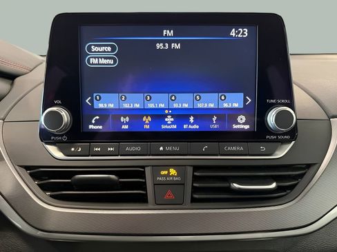 Used 2024 Nissan Altima 2.5 SR FWD image 19