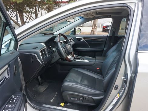 Used 2019 Lexus RX 350 FWD w/ Navigation Package image 2