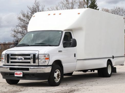 Used 2025 Ford E-450 and Econoline 450 Super Duty w/ Power Equipment Group RWD image 5