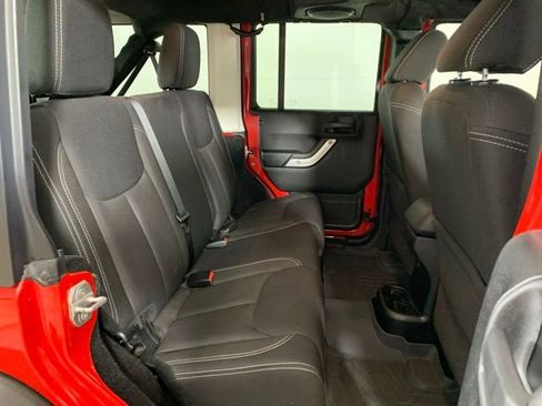 Used 2014 Jeep Wrangler Unlimited Rubicon w/ Connectivity Group image 25