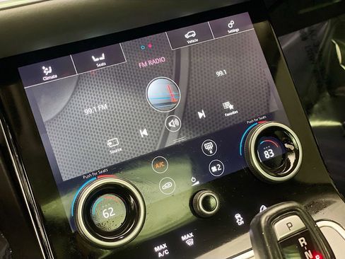 Used 2020 Land Rover Range Rover Evoque SE image 12