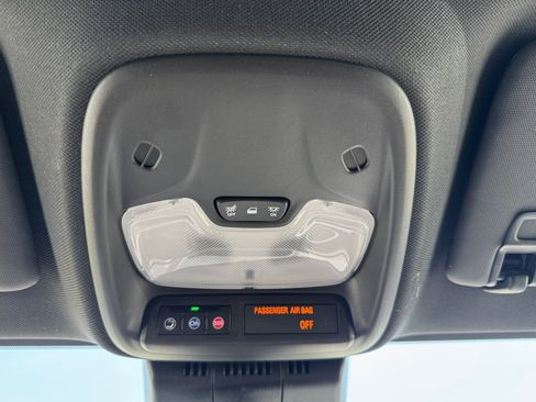 Used 2024 Chevrolet Colorado Trail Boss AWD/4WD image 25