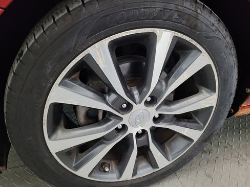 Used 2018 Hyundai Elantra GT FWD image 31