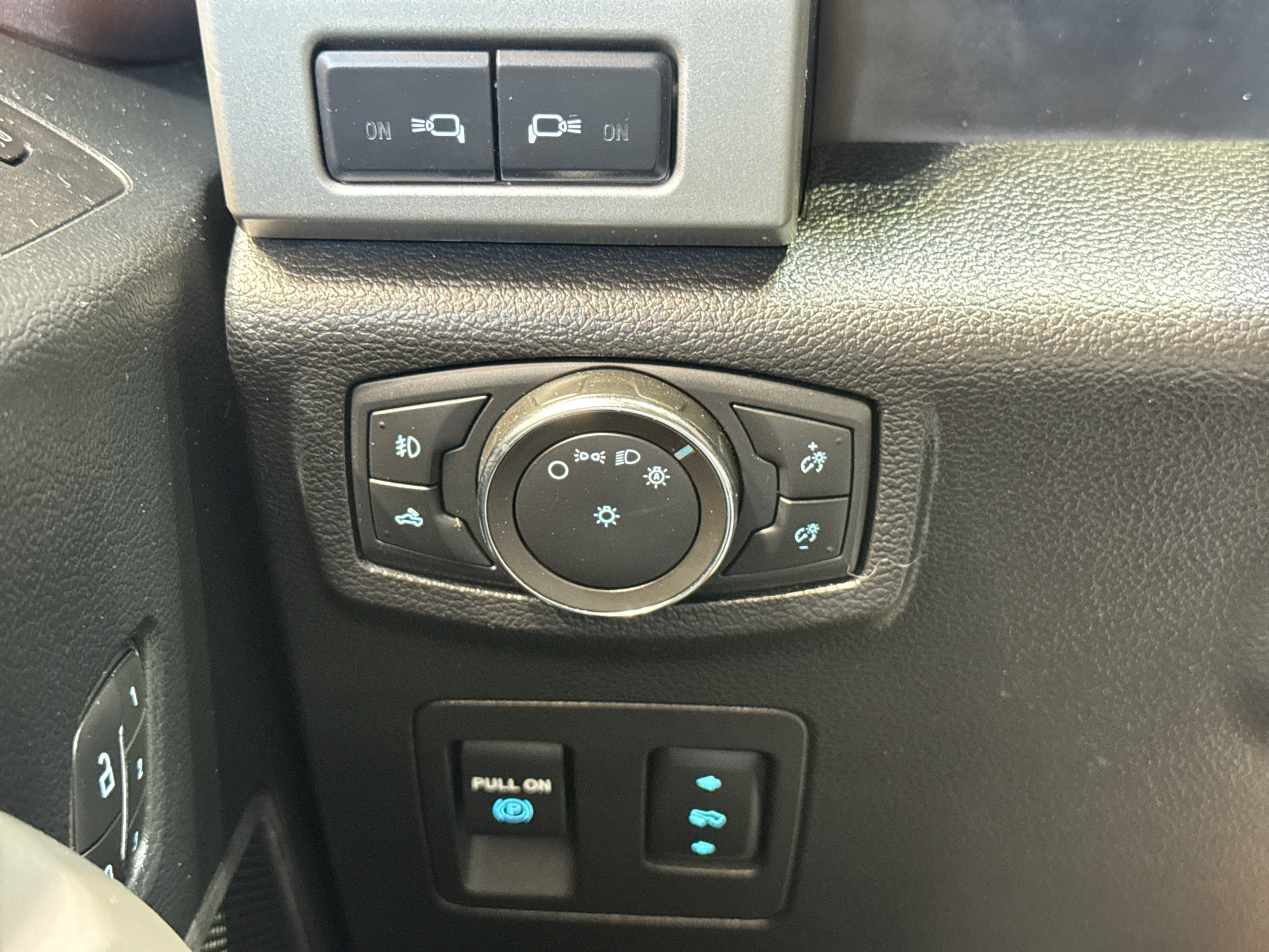 Used 2020 Ford F150 Lariat w/ Equipment Group 502A Luxury AWD/4WD image 34