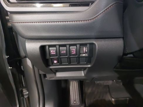Certified 2025 Subaru Forester Touring AWD/4WD image 27