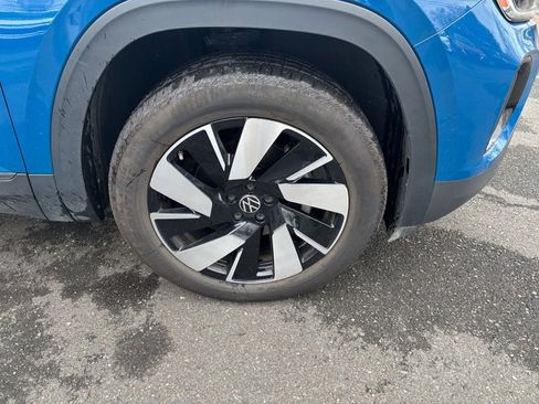 Used 2025 Volkswagen Atlas Cross Sport SE image 30