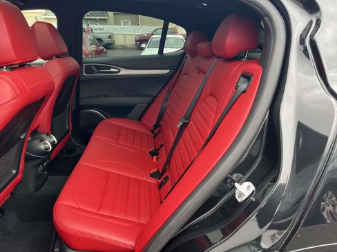 Used 2023 Alfa Romeo Stelvio Veloce image 12