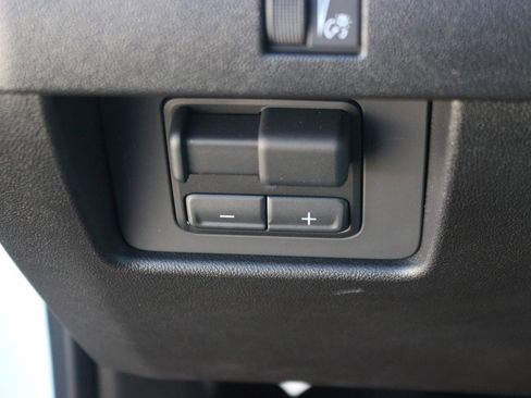 Used 2025 GMC Canyon Elevation w/ Convenience Package image 30