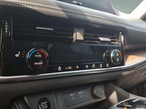 Certified 2025 Nissan Rogue Platinum AWD/4WD image 13