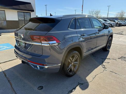 Used 2021 Volkswagen Atlas Cross Sport SE w/ Panoramic Sunroof Package image 16