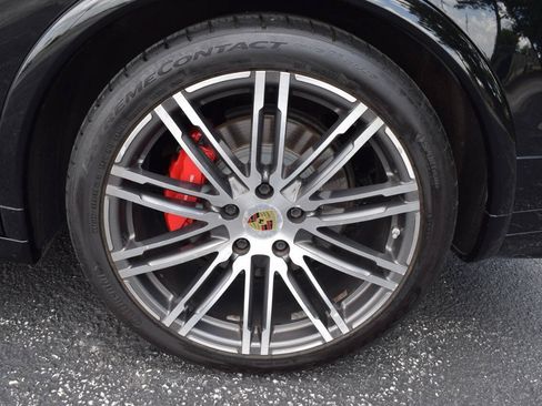 Used 2017 Porsche Cayenne GTS AWD/4WD image 9