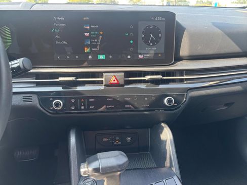 Used 2026 Kia Sportage LX FWD image 16
