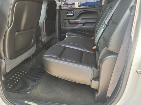 Used 2015 GMC Sierra 1500 SLE w/ SLE Value Package RWD image 3