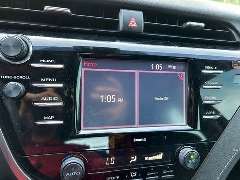 Used 2020 Toyota Camry SE image 24