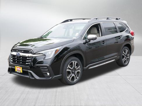 Used 2023 Subaru Ascent Limited w/ Technology Package AWD/4WD image 3