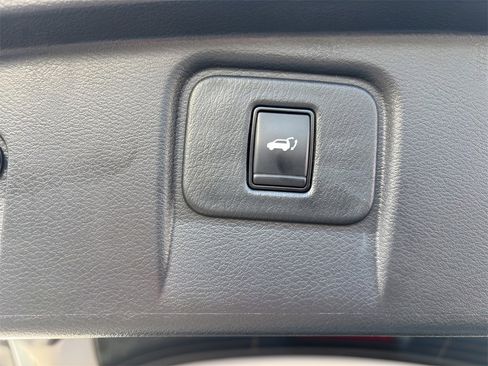 Used 2023 Nissan Murano SL w/ SL Moonroof Package image 11