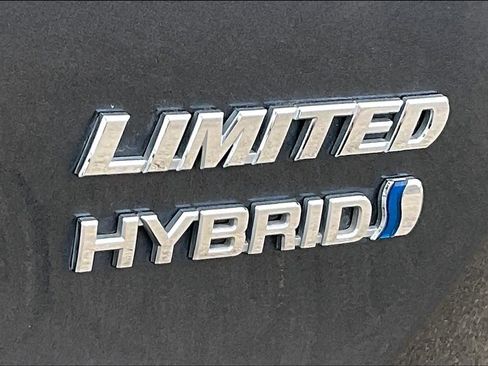 Used 2018 Toyota RAV4 Limited image 30