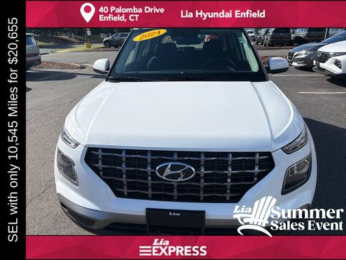 Used 2024 Hyundai Venue SEL FWD image 8