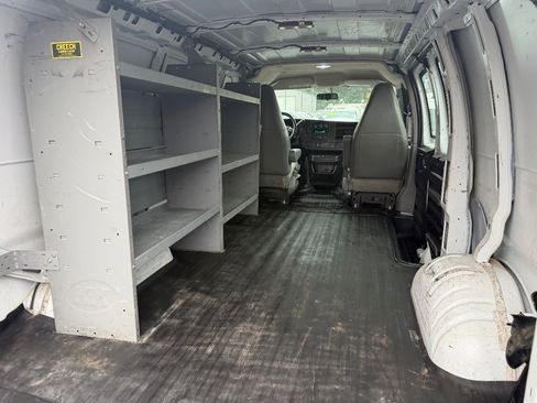 Used 2022 Chevrolet Express 2500 w/ Driver Convenience Package image 16