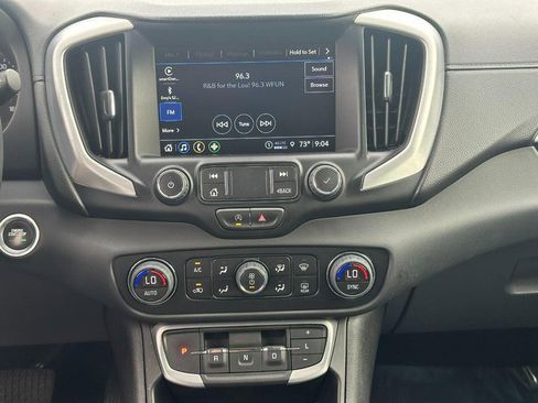Used 2023 GMC Terrain SLT image 14