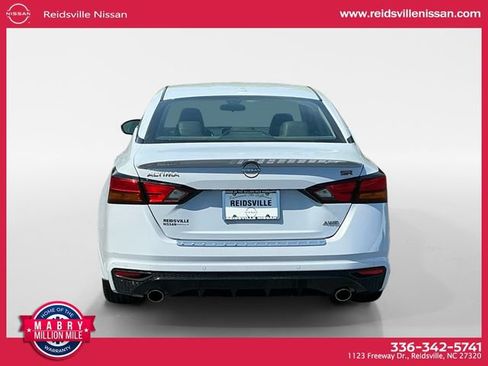 Used 2023 Nissan Altima 2.5 SR AWD/4WD image 5