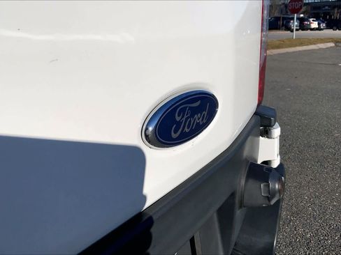 Used 2015 Ford Transit 350 XLT image 9