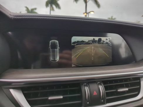 Used 2022 Alfa Romeo Stelvio Ti image 13