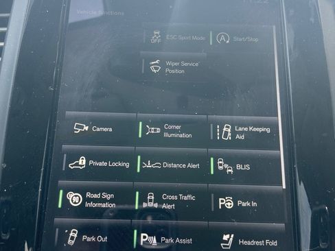 Used 2017 Volvo XC90 T6 Momentum w/ Vision Package AWD/4WD image 32