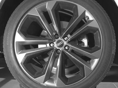 Used 2025 Audi Q7 3.0T Premium Plus image 15