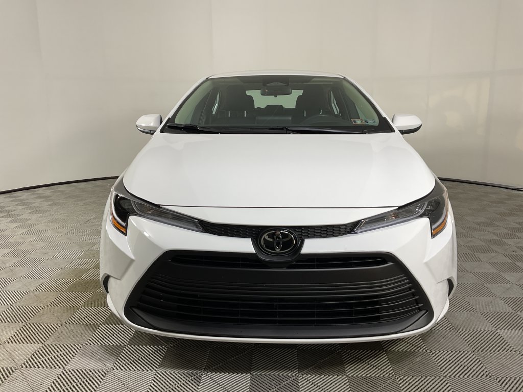 New 2027 Toyota Corolla LE FWD image 2