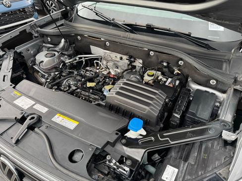 Used 2024 Volkswagen Atlas SEL Premium R-Line image 33