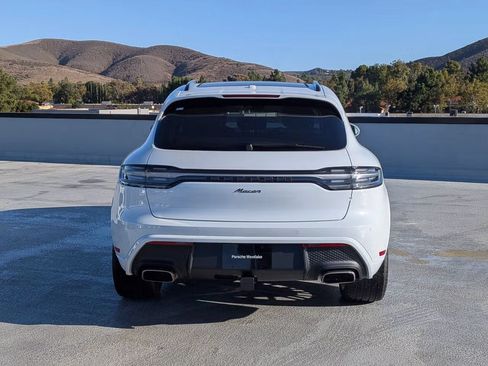 Certified 2026 Porsche Macan AWD/4WD image 6