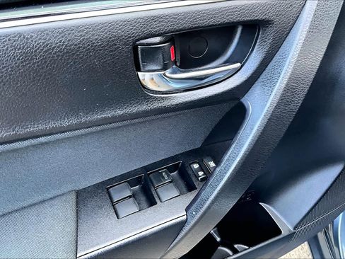 Used 2017 Toyota Corolla LE w/ Carpet Mat Package (TMS) image 30