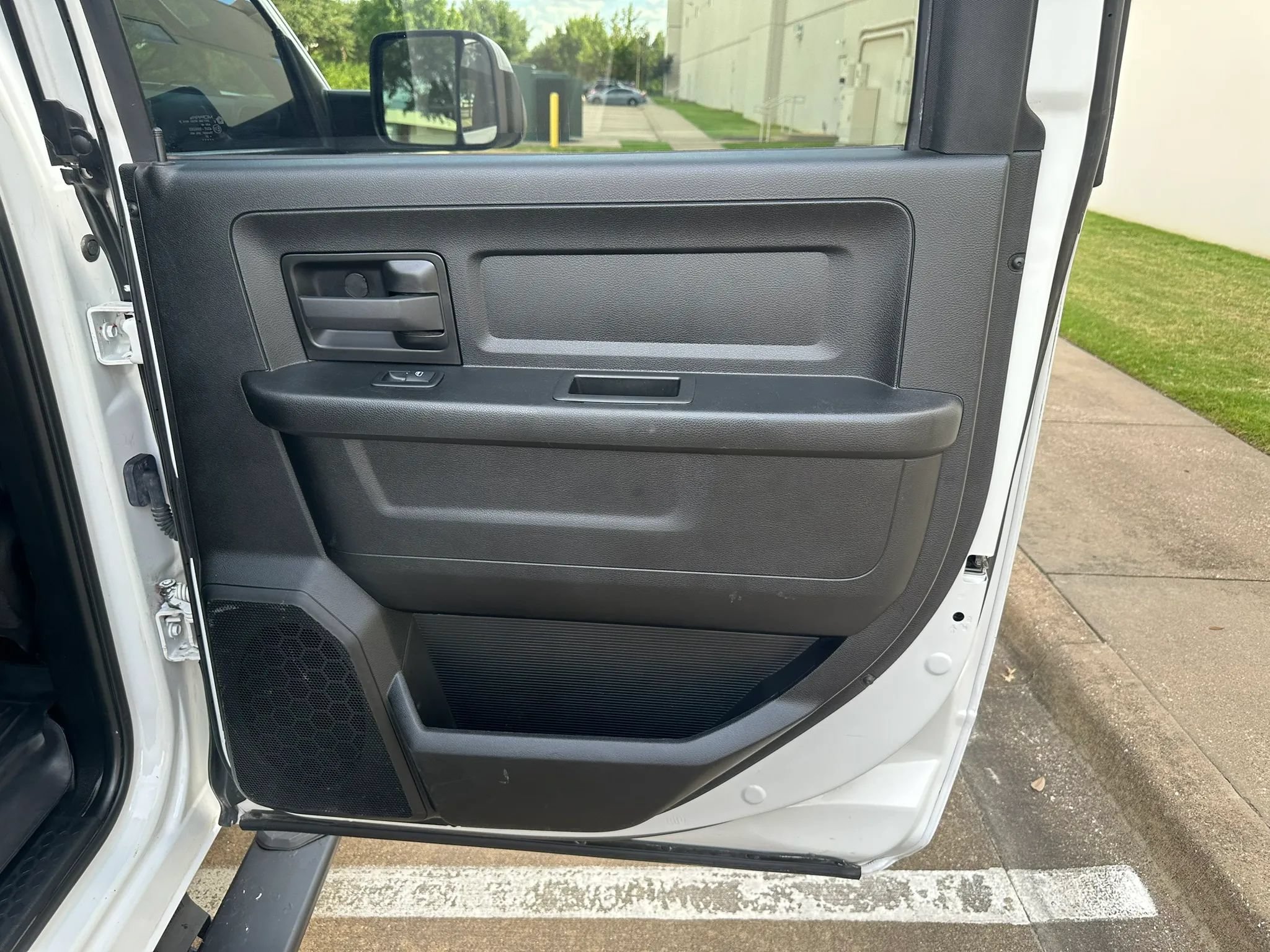 Used 2021 RAM 3500 Tradesman w/ Chrome Appearance Group AWD/4WD image 24